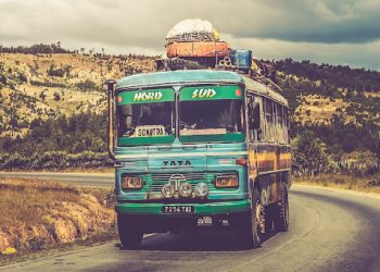 Des bus aux plages : Guide du voyageur en Côte d’Ivoire