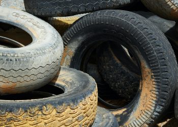 Le Problème des Pneus Usagés en Côte d’Ivoire : Une Préoccupation Croissante