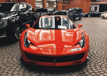 Les Voitures Les Plus Populaires des Abidjanais : De Fiables à Luxueuses