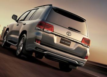 Le Toyota Land Cruiser 200 : Ses Caractéristiques et Ses Capacités
