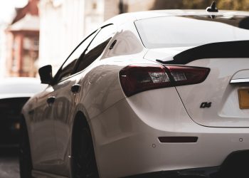 Passez au Vert : Les Nombreux Avantages des Voitures Électriques en Côte d’Ivoire