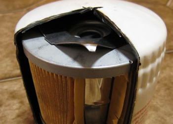 Conducteurs Ivoiriens : Le Besoin Critique de Changer Régulièrement les Filtres à Huile