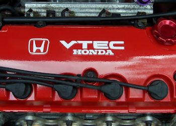 Comment Identifier un Joint de Couvercle de Soupape Défectueux en Côte d’Ivoire