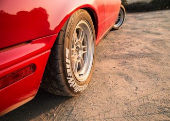 4 Hacks de Réparation de Flanc de Pneu Essentiels que Tout Conducteur Devrait Connaître en Côte d’Ivoire