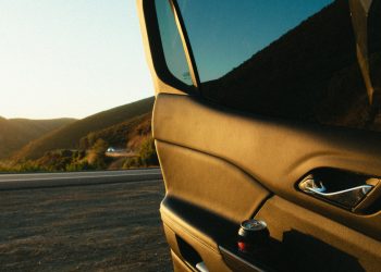 La Porte de la Voiture ne se Ferme Pas : Une Solution Facile Pour les Conducteurs Ivoiriens