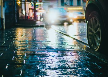 Comment Nettoyer les Phares en Côte d’Ivoire : Trois Méthodes Simples