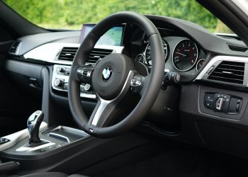 Comment Nettoyer les Volants en Cuir en Côte d’Ivoire