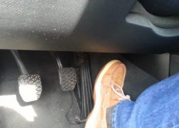 Que Faire Lorsque La Pédale D’accélérateur Se Coince Pendant La Conduite?