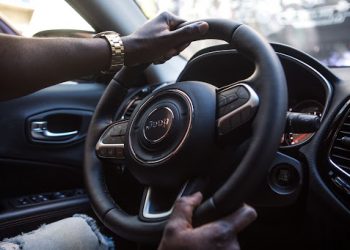 Volant Bloqué Pendant La Conduite – Causes Et Solutions