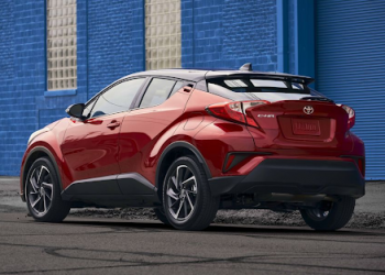 Revue Toyota C-HR 2022 : Un SUV sous-compact élégant mais lent