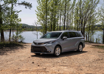 2022 Toyota Sienna : Un Monospace Hybride au Style et à la Substance