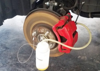 Pourquoi Vous Devez Purger Votre Liquide de Frein