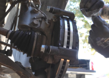 Comment Réparer des Freins Spongieux : Un Guide Étape par Étape