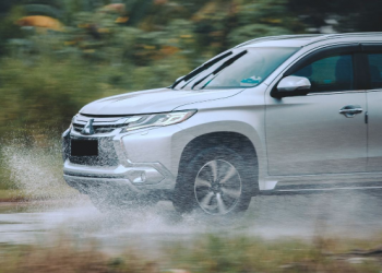 5 Conseils de Sécurité pour Conduire sous la Pluie