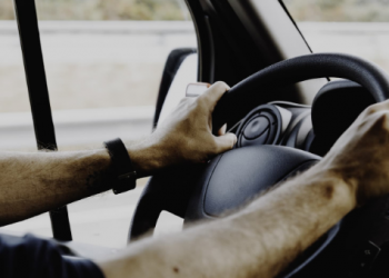 Comment Diagnostiquer la Cause Fondamentale des Tremblements de Voiture