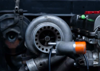 Qu’est-ce qui cause ces secousses du volant ?