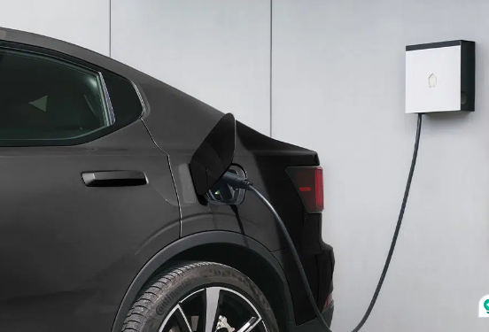 Comment Charger en Toute Sécurité votre Véhicule Électrique en Côte d’Ivoire