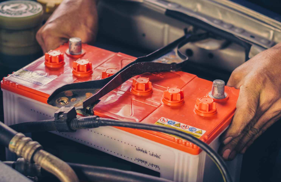 Entretenir la Batterie de Votre Voiture en Côte d’Ivoire : Conseils et Astuces