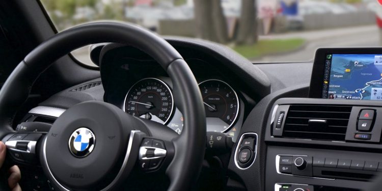 Entretien automobile : Conseils pour les routes ivoiriennes