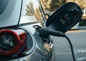 Voitures électriques en Côte d’Ivoire : Opportunités et défis