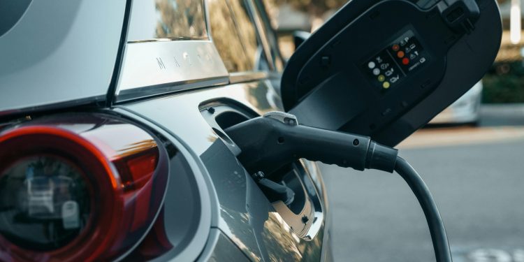 Voitures électriques en Côte d’Ivoire : Opportunités et défis