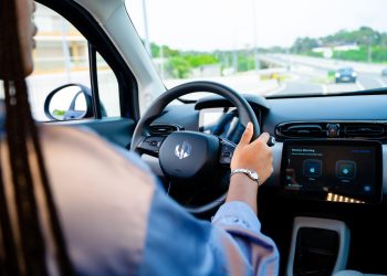 Voitures Électriques en Côte d’Ivoire en 2025 : Guide d’Achat, Prix et Infrastructures