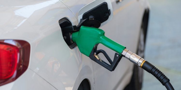 Carburant vs. Électricité : Quelle est la solution la plus économique pour les conducteurs ivoiriens ?