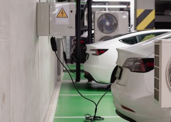 Recharger une Voiture Électrique en Côte d’Ivoire : Stations, Coûts et Disponibilité
