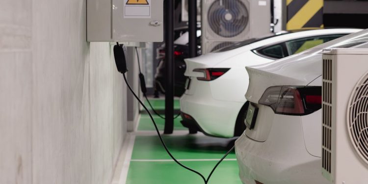 Recharger une Voiture Électrique en Côte d’Ivoire : Stations, Coûts et Disponibilité