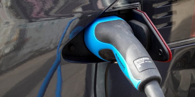 L’Impact Environnemental des Voitures Électriques en Côte d’Ivoire : Sont-elles Vraiment Écologiques ?